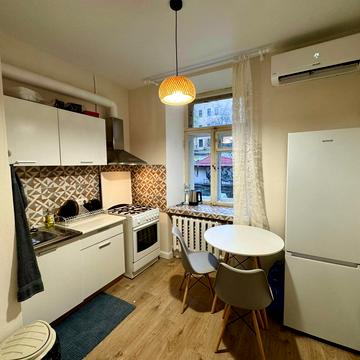 Прорізна вул., 7