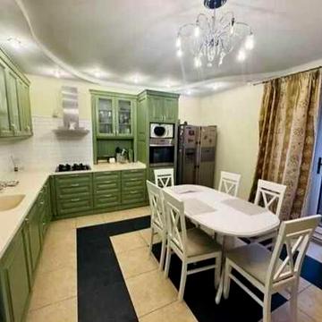 Здається будинок на Басах