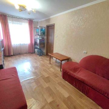 Продається 3-кімнатна квартира біля  ринку "Колос"