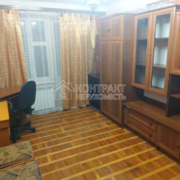 Академіка Богомольця вул., 29