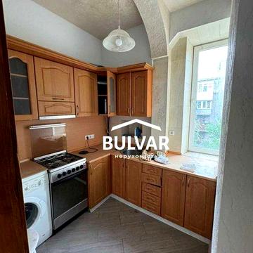 Продам 2к.кв. 48 м² в первом доме от метро Научная, Центр, Госпром