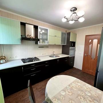 Героїв Харкова просп. (Московський), 298