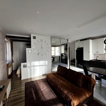 Університетська вул., 2-Ю