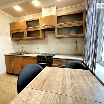 Продаж 3к Квартира Грушевського Академіка вулиця