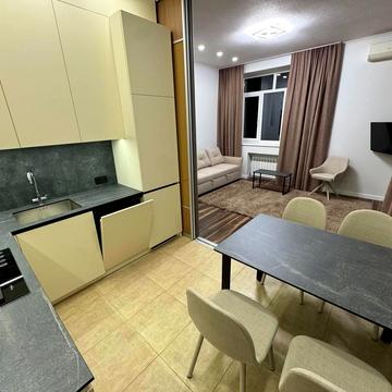 Яворницького вул., 6