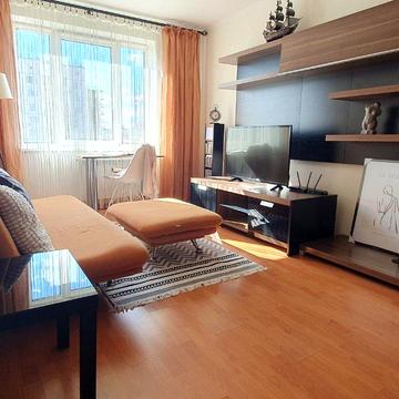 Володимира Івасюка просп. (Героїв Сталінграду), 18б