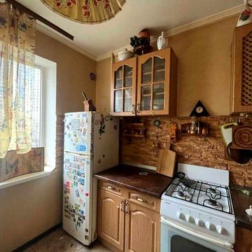 Здаємо 2-х кім. квартиру біля метро Вирлиця. Вільна. Терміново!