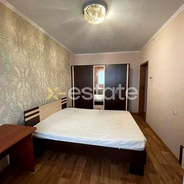 Князя Володимира Великого просп., 82