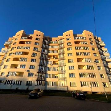 Продається простора 3-кімнатна квартира