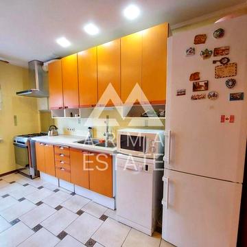 Продам 3к Харківське Шосе 55 вугол  з Тростянецька метро Харківська