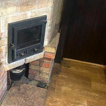 Продам невеликий будинок із зручностями, двома видами опалення