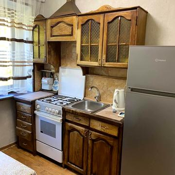 Академіка Філатова вул., 13