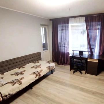 Академіка Янгеля вул., 22