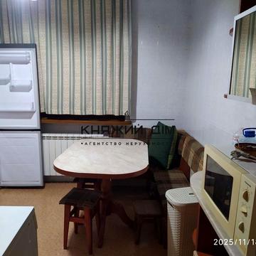 Будівельників вул., 41