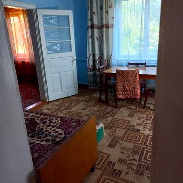 Здається не великий будинок Коровія