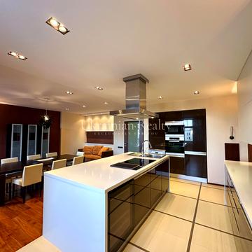 Ірининська вул., 5/24