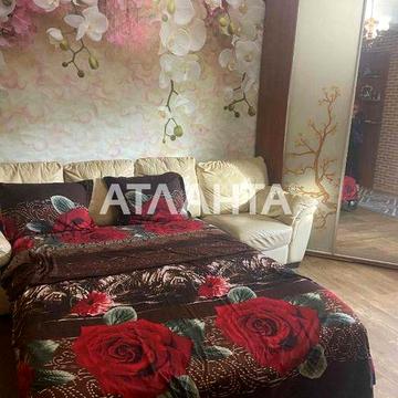 Квартира в крепком хорошем доме возле Старосенной площади.