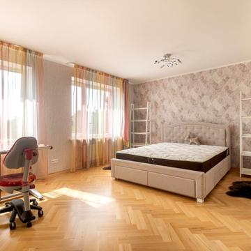 Княгині Ольги вул., 8