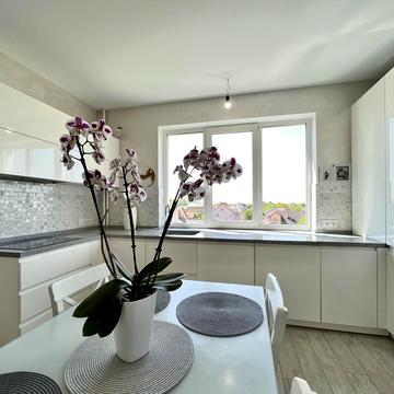 Вишнева вул., 17