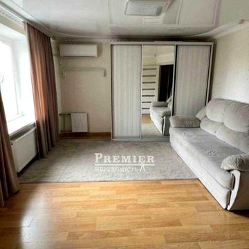 продам 2-кімнатну квартиру на Семена Палія