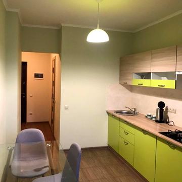 Євгена Коновальця вул., 7в