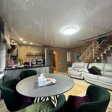 Продается 2 х этажный дом