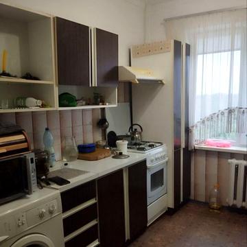 Довженка вул., 3