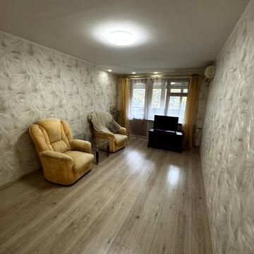 Небесної Сотні просп. (Маршала Жукова), 23