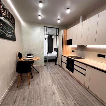 Миколи Боровського вул., 1/18