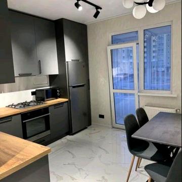 Роксоляни вул., 43