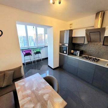 Гетьмана Мазепи вул., 165б