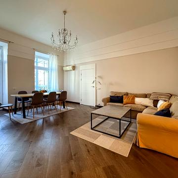 Рейтарська вул., 28