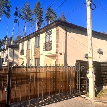 Патріотів, 46