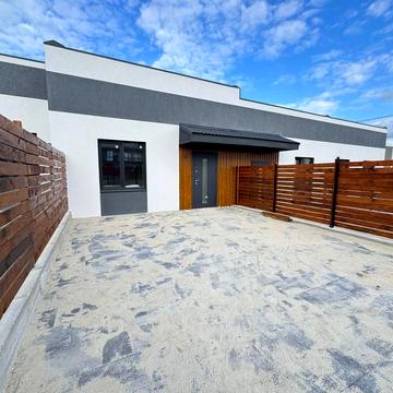 Весняна вул.