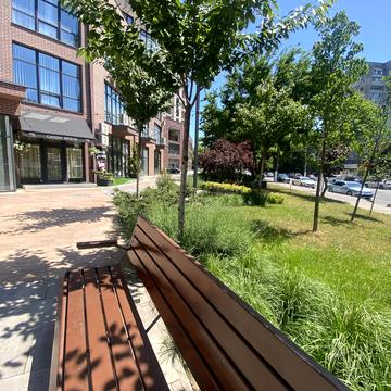 Академіка Філатова вул., 2/2