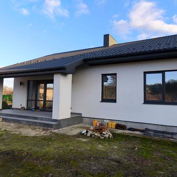 Каховська вул., 20