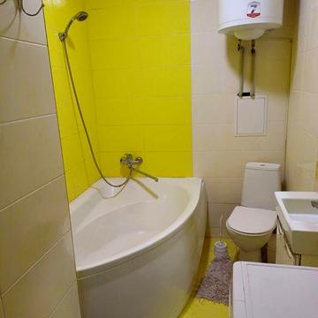 Сдам 1 ком квартиру , свободная .