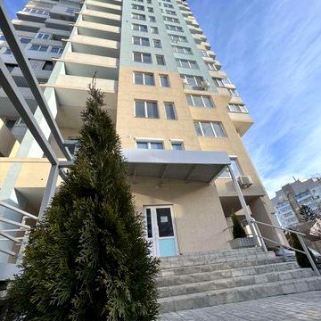 Продаж двокімнатної квартири в новому будинку з коморою ЖК тихий центр