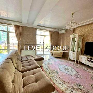 Продаж 3-кімнатної квартири Воздвиженка Поділ Андріївський узвіз ЖК Подол Град