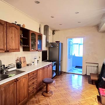 Катерини Білокур вул., 6