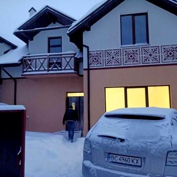 Здам будинок поряд з лісом