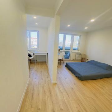 Академіка Стражеска вул., 3