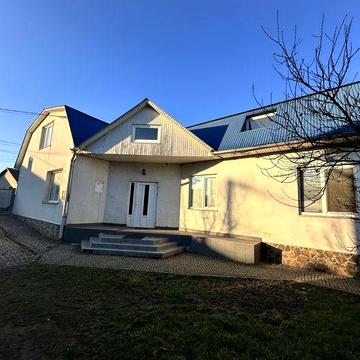 4 кімнатний будинок 170 м²