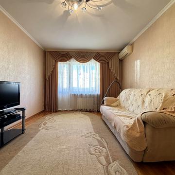 Сержа Лифаря вул. (Олександра Сабурова), 1а