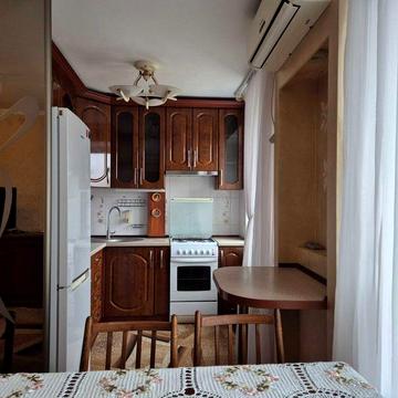 Автовокзал сдам 2-х кім квартиру 4/5цегла ремонт