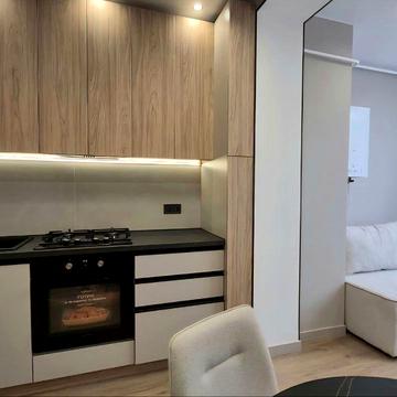 Клубна вул., 12