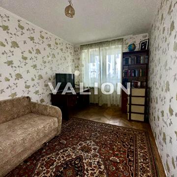 Стадіонна вул., 13