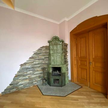 Гетьмана Мазепи вул., 24