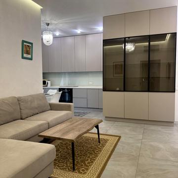 Академіка Філатова вул., 2/1