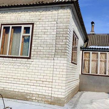 Добротний будинок у селі Тернова — простір, затишок і родючі землі!